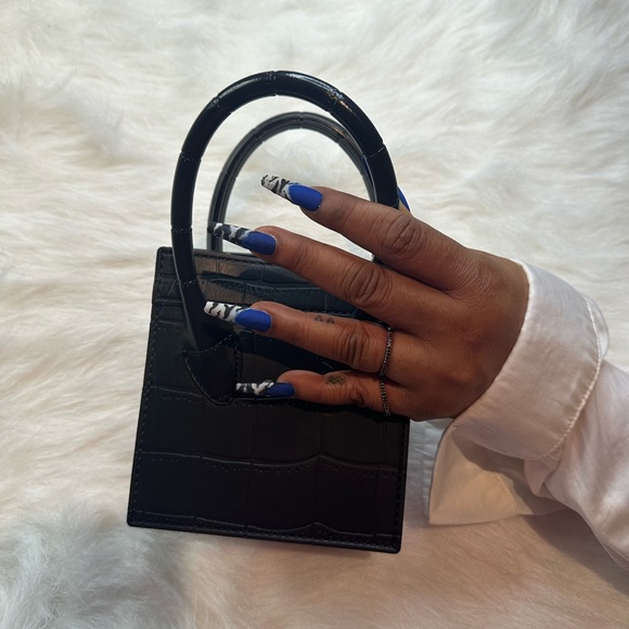 “Oasis” Press On Set by LoveScottiNails - Picture 2 of 8